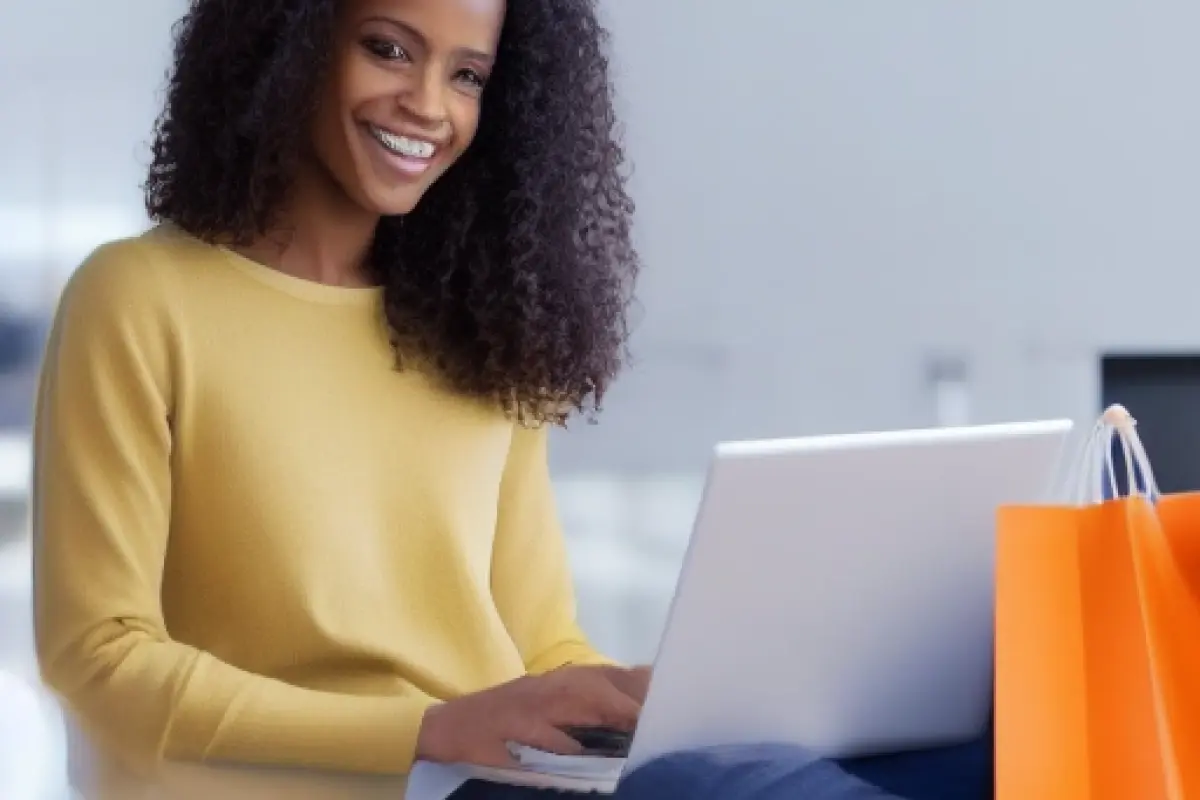 Streamlining E-Commerce Payment Processing for Improved Conversions and Reduced Cart Abandonment Rates